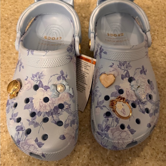 CROCS Shoes - CROCS love shack fancy - Light Blue Floral